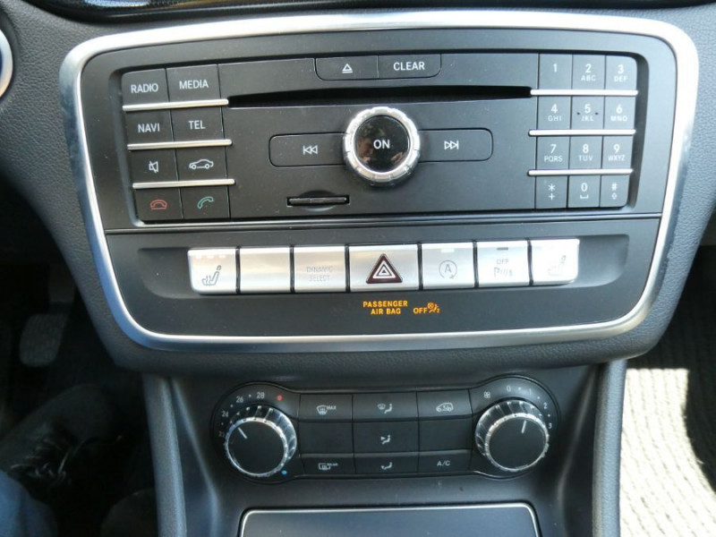 Photo 27 de l'offre de MERCEDES-BENZ CLA SHOOTING BRAKE 180 122cv BVM6 PACK GPS JA18 Radars Privacy Glass à 18950€ chez Mérignac auto
