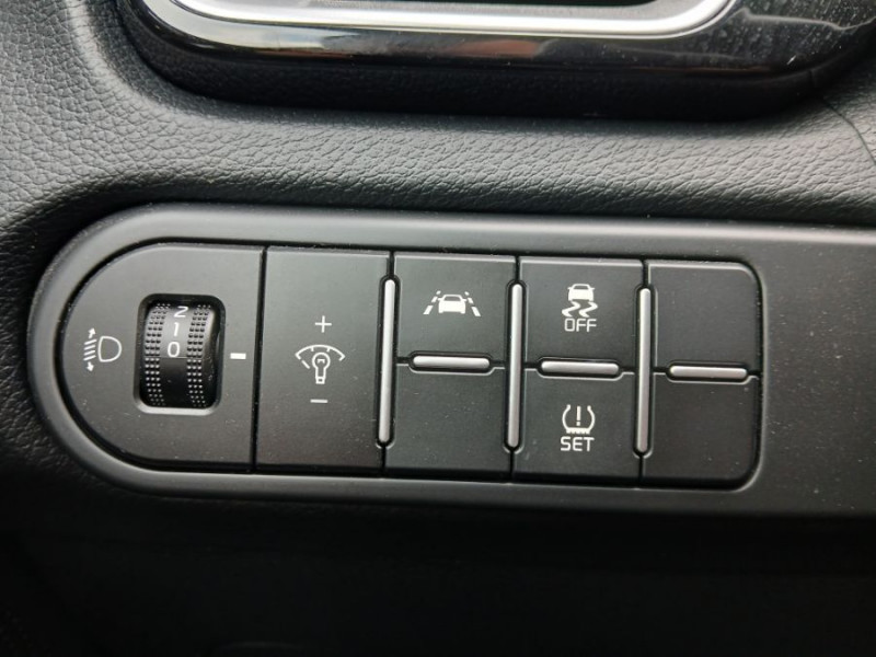 Photo 24 de l'offre de KIA XCEED 1.6 CRDI 136 BVM6 MHEV HYBRIDE DESIGN Navi Edition à 20950€ chez Mérignac auto