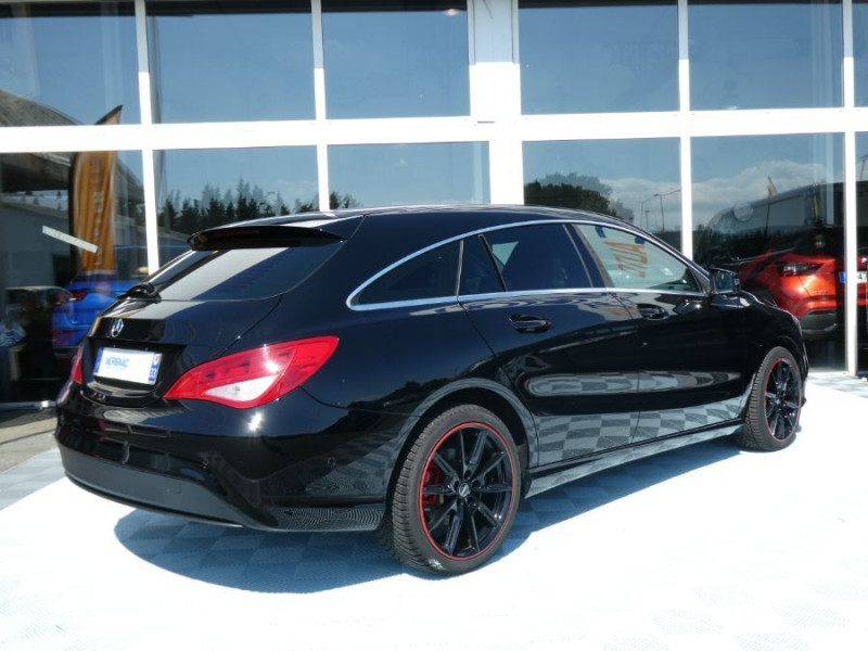 Photo 11 de l'offre de MERCEDES-BENZ CLA SHOOTING BRAKE 180 122cv BVM6 PACK GPS JA18 Radars Privacy Glass à 18950€ chez Mérignac auto