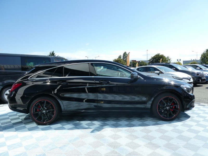 Photo 36 de l'offre de MERCEDES-BENZ CLA SHOOTING BRAKE 180 122cv BVM6 PACK GPS JA18 Radars Privacy Glass à 18950€ chez Mérignac auto