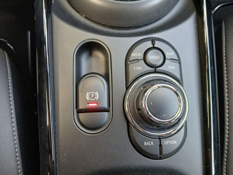 Photo 29 de l'offre de MINI CLUBMAN III 1.5 136 BVA COOPER GPS LED Camera CarPlay JA18 Key Less SC 1ère Main à 28490€ chez Mérignac auto