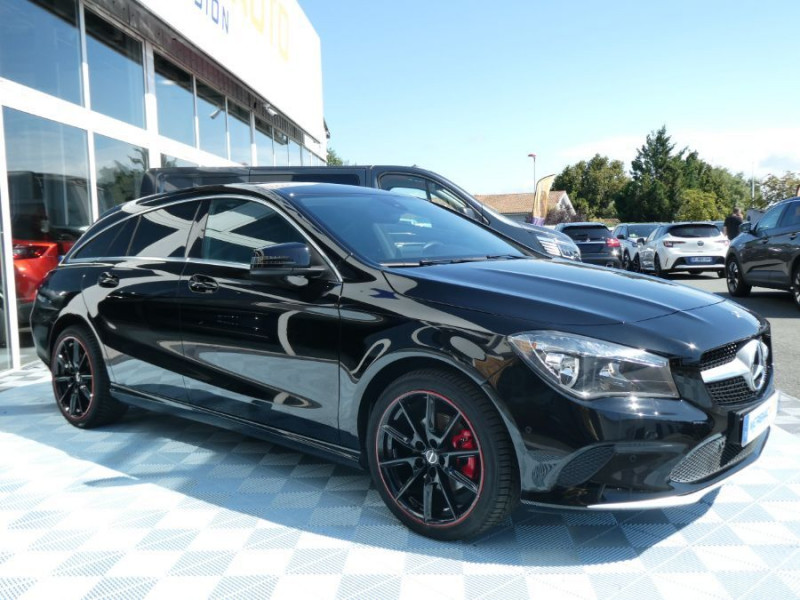 Photo 2 de l'offre de MERCEDES-BENZ CLA SHOOTING BRAKE 180 122cv BVM6 PACK GPS JA18 Radars Privacy Glass à 18950€ chez Mérignac auto