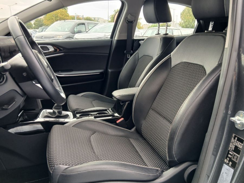 Photo 12 de l'offre de KIA XCEED 1.6 CRDI 136 BVM6 MHEV HYBRIDE DESIGN Navi Edition à 20950€ chez Mérignac auto