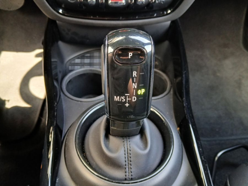 Photo 27 de l'offre de MINI CLUBMAN III 1.5 136 BVA COOPER GPS LED Camera CarPlay JA18 Key Less SC 1ère Main à 28490€ chez Mérignac auto