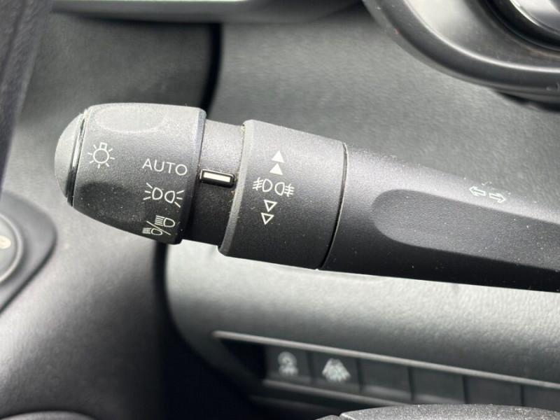 Photo 14 de l'offre de CITROEN BERLINGO 1.5 BlueHDi 100 CLUB Camera Pack Chantier Safety+ Grip Cont. 11970.H.T. à 14364€ chez Mérignac auto
