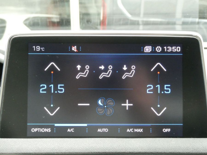 Photo 23 de l'offre de PEUGEOT 3008 II 1.2 PureTech 130 BVM6 CROSSWAY Alcantara Camera Grip C. à 15950€ chez Mérignac auto