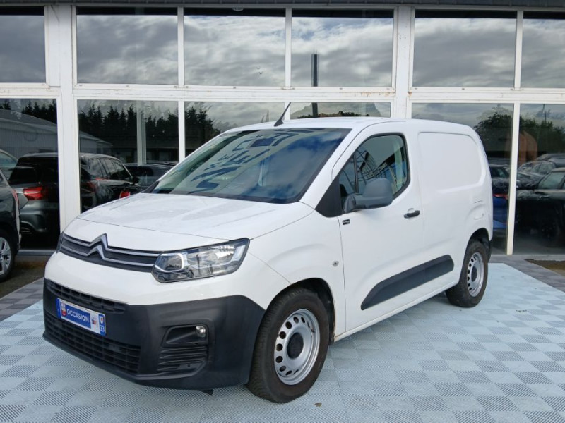 Photo 1 de l'offre de CITROEN BERLINGO 1.5 BlueHDi 100 CLUB Camera Pack Chantier Safety+ Grip Cont. 11970.H.T. à 14364€ chez Mérignac auto
