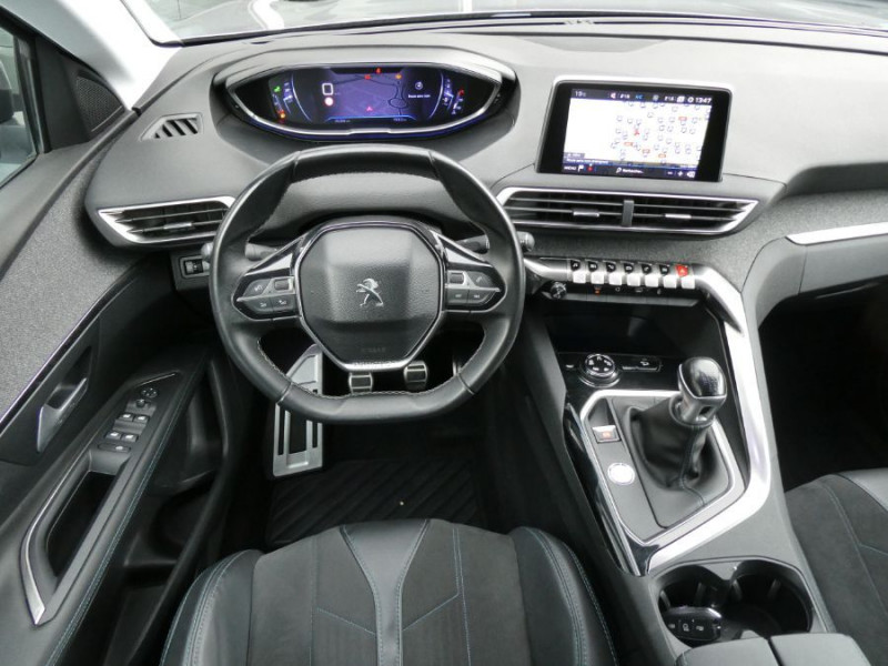 Photo 4 de l'offre de PEUGEOT 3008 II 1.2 PureTech 130 BVM6 CROSSWAY Alcantara Camera Grip C. à 15950€ chez Mérignac auto