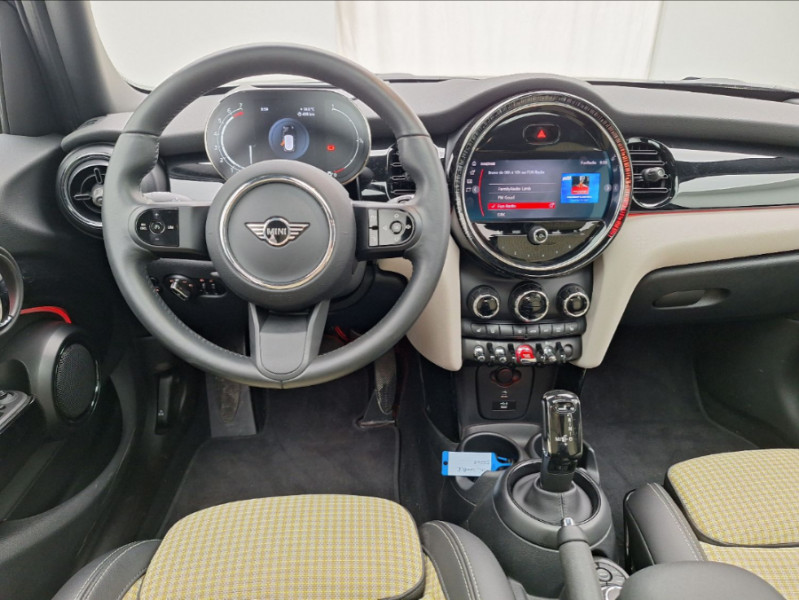 Photo 4 de l'offre de MINI MINI III (F56) NEW 1.5i 136 BVA7 COOPER 5P TOE Camera CarPlay HUD SC à 25490€ chez Mérignac auto