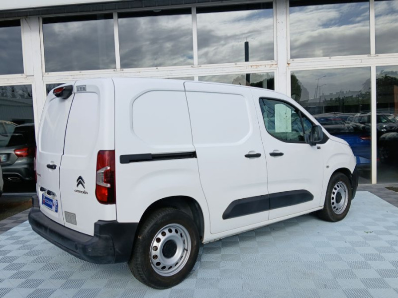 Photo 3 de l'offre de CITROEN BERLINGO 1.5 BlueHDi 100 CLUB Camera Pack Chantier Safety+ Grip Cont. 11970.H.T. à 14364€ chez Mérignac auto