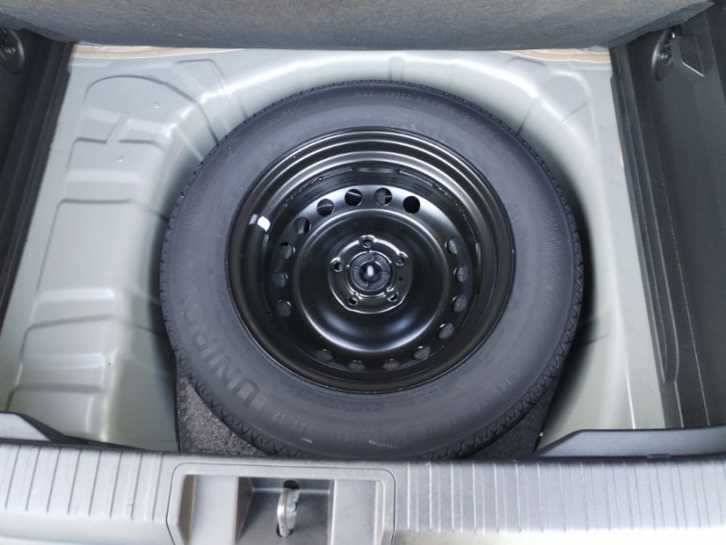 Photo 15 de l'offre de RENAULT CAPTUR II 1.3 TCE 140 EDC INTENS Camera Attel. 1ère Main à 18950€ chez Mérignac auto