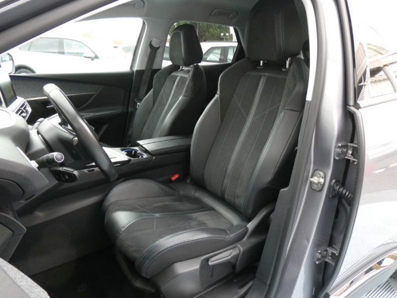 Photo 5 de l'offre de PEUGEOT 3008 II 1.2 PureTech 130 BVM6 CROSSWAY Alcantara Camera Grip C. à 15950€ chez Mérignac auto