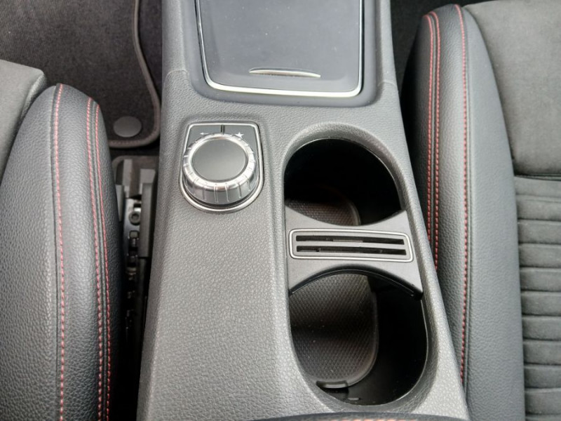 Photo 33 de l'offre de MERCEDES-BENZ CLASSE A 200D 136 BVA BUSINESS EXECUTIVE AMG LINE à 20900€ chez Mérignac auto