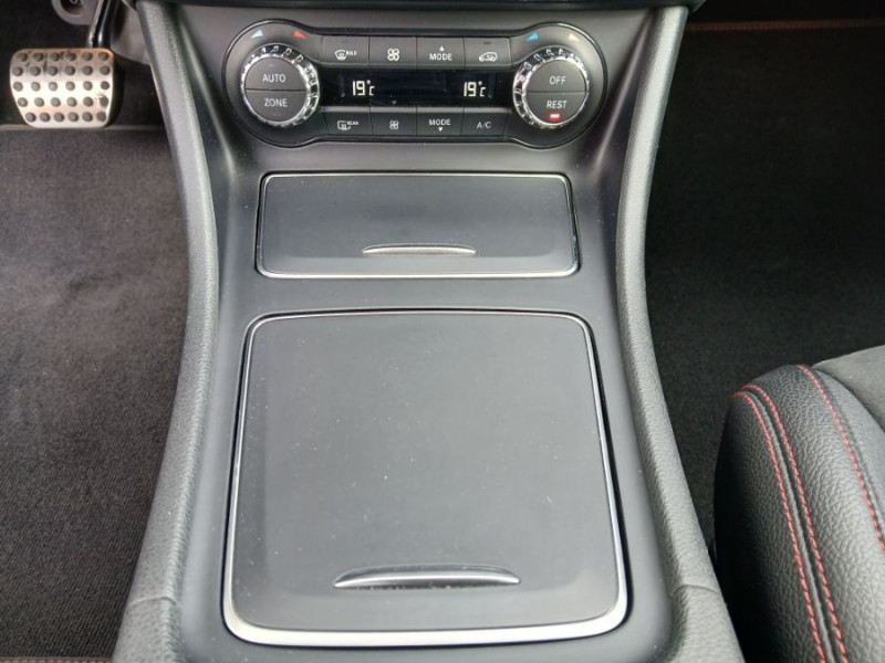 Photo 31 de l'offre de MERCEDES-BENZ CLASSE A 200D 136 BVA BUSINESS EXECUTIVE AMG LINE à 20900€ chez Mérignac auto