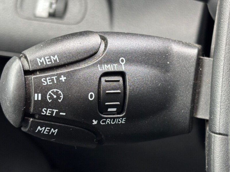 Photo 16 de l'offre de CITROEN BERLINGO 1.5 BlueHDi 100 CLUB Camera Pack Chantier Safety+ Grip Cont. 11970.H.T. à 14364€ chez Mérignac auto