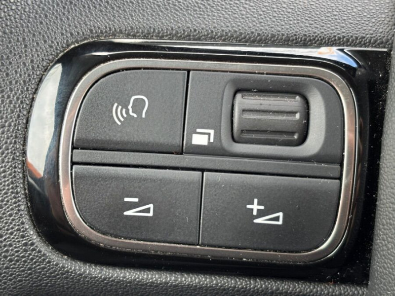 Photo 12 de l'offre de CITROEN BERLINGO 1.5 BlueHDi 100 CLUB Camera Pack Chantier Safety+ Grip Cont. 11970.H.T. à 14364€ chez Mérignac auto