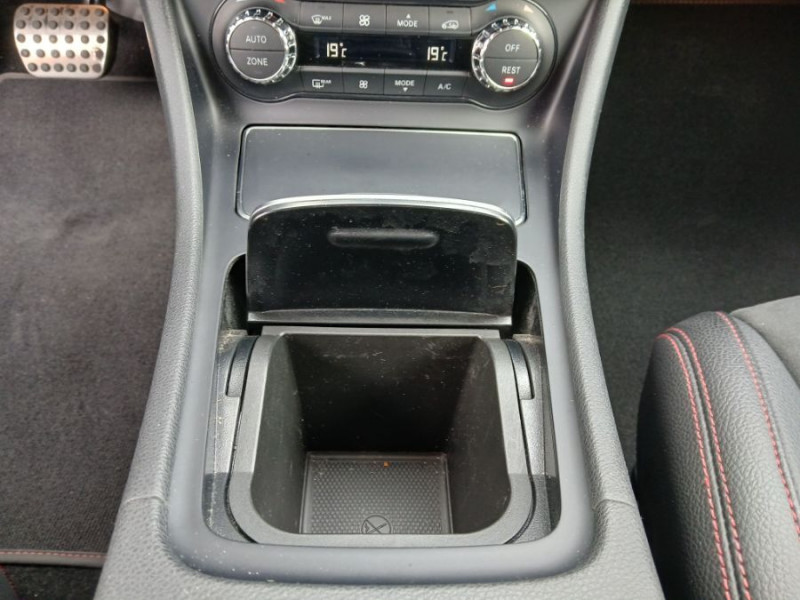 Photo 32 de l'offre de MERCEDES-BENZ CLASSE A 200D 136 BVA BUSINESS EXECUTIVE AMG LINE à 20900€ chez Mérignac auto