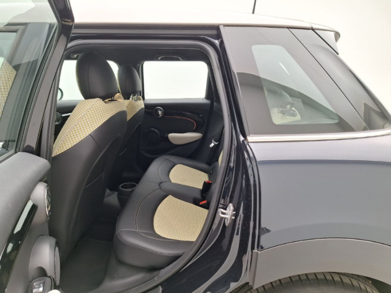 Photo 6 de l'offre de MINI MINI III (F56) NEW 1.5i 136 BVA7 COOPER 5P TOE Camera CarPlay HUD SC à 25490€ chez Mérignac auto