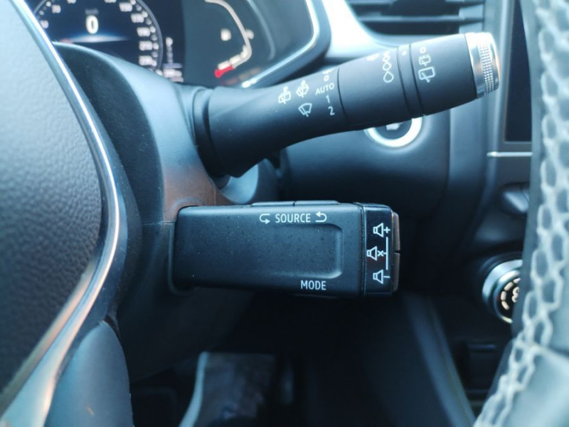 Photo 24 de l'offre de RENAULT CAPTUR II 1.3 TCE 140 EDC INTENS Camera Attel. 1ère Main à 18950€ chez Mérignac auto