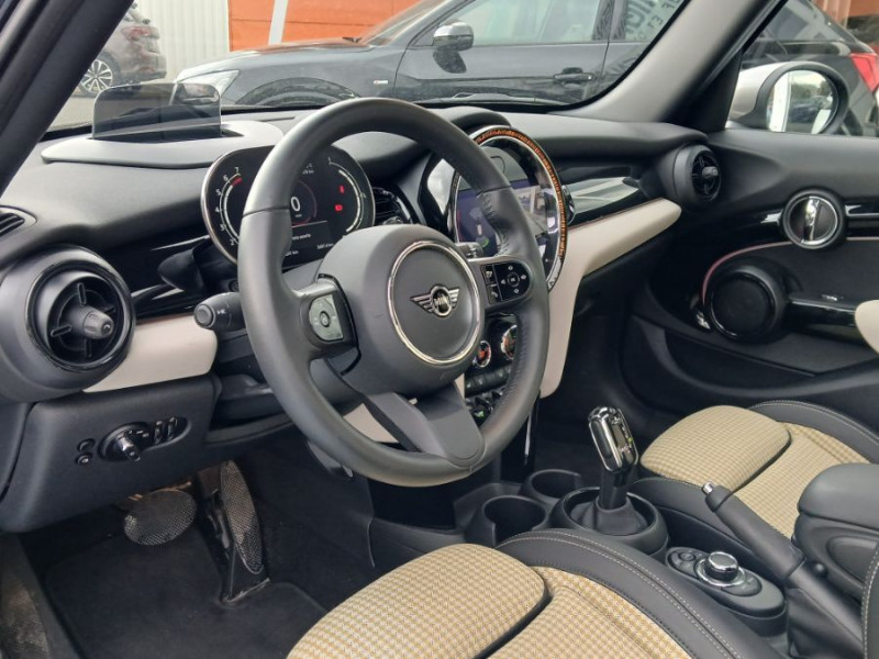 Photo 12 de l'offre de MINI MINI III (F56) NEW 1.5i 136 BVA7 COOPER 5P TOE Camera CarPlay HUD SC à 25490€ chez Mérignac auto