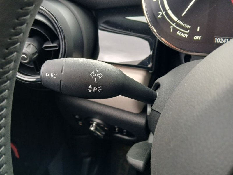 Photo 18 de l'offre de MINI MINI III (F56) NEW 1.5i 136 BVA7 COOPER 5P TOE Camera CarPlay HUD SC à 25490€ chez Mérignac auto