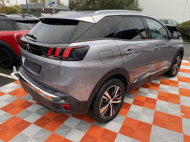 Photo 3 de l'offre de PEUGEOT 3008 II 1.2 PureTech 130 BVM6 ALLURE Camera Radars Attel. 1ère Main à 13950€ chez Mérignac auto