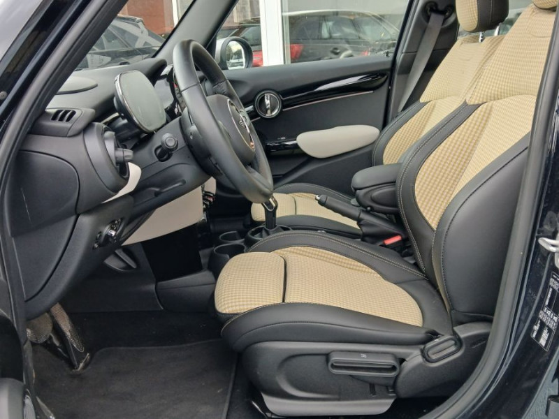 Photo 13 de l'offre de MINI MINI III (F56) NEW 1.5i 136 BVA7 COOPER 5P TOE Camera CarPlay HUD SC à 25490€ chez Mérignac auto