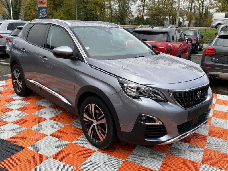 Photo 2 de l'offre de PEUGEOT 3008 II 1.2 PureTech 130 BVM6 ALLURE Camera Radars Attel. 1ère Main à 13950€ chez Mérignac auto