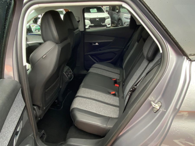 Photo 9 de l'offre de PEUGEOT 3008 II 1.2 PureTech 130 BVM6 ALLURE Camera Radars Attel. 1ère Main à 13950€ chez Mérignac auto