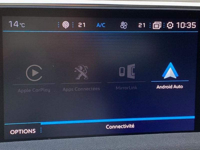 Photo 14 de l'offre de PEUGEOT 3008 II 1.2 PureTech 130 BVM6 ALLURE Camera Radars Attel. 1ère Main à 13950€ chez Mérignac auto
