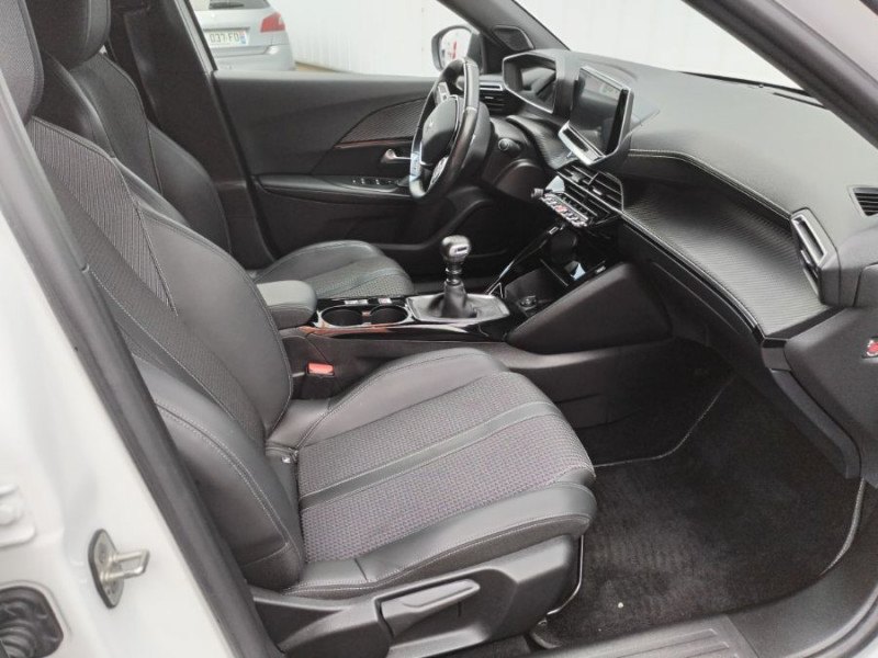 Photo 14 de l'offre de PEUGEOT 2008 II 1.5 BlueHDi 100 BVM6 GT LINE GPS Camera ADML à 18750€ chez Mérignac auto