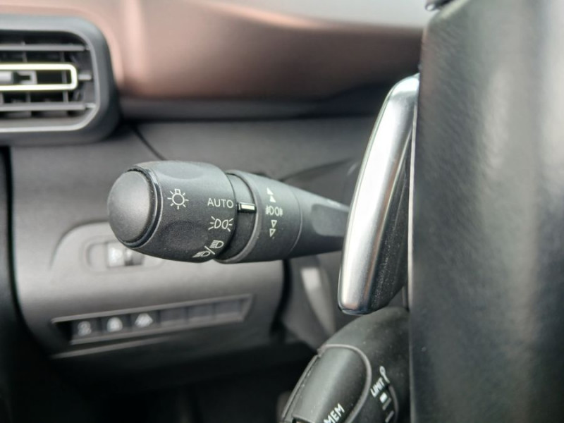 Photo 18 de l'offre de PEUGEOT RIFTER 1.5 BlueHDi 130 EAT8 GT LINE JA17 ADML Camera à 23700€ chez Mérignac auto