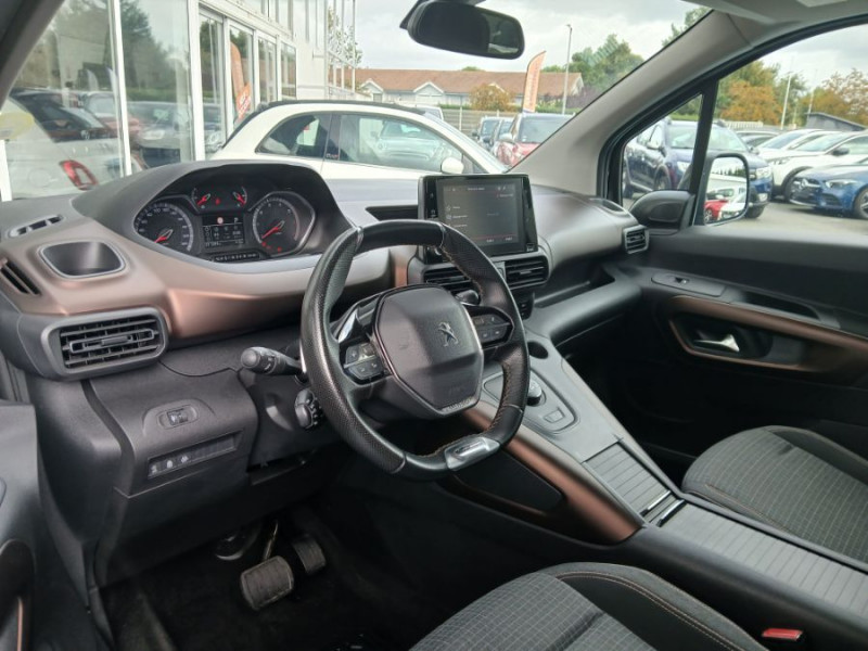 Photo 4 de l'offre de PEUGEOT RIFTER 1.5 BlueHDi 130 EAT8 GT LINE JA17 ADML Camera à 23700€ chez Mérignac auto