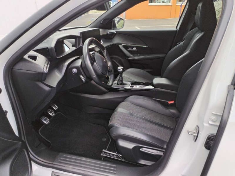 Photo 4 de l'offre de PEUGEOT 2008 II 1.5 BlueHDi 100 BVM6 GT LINE GPS Camera ADML à 18750€ chez Mérignac auto