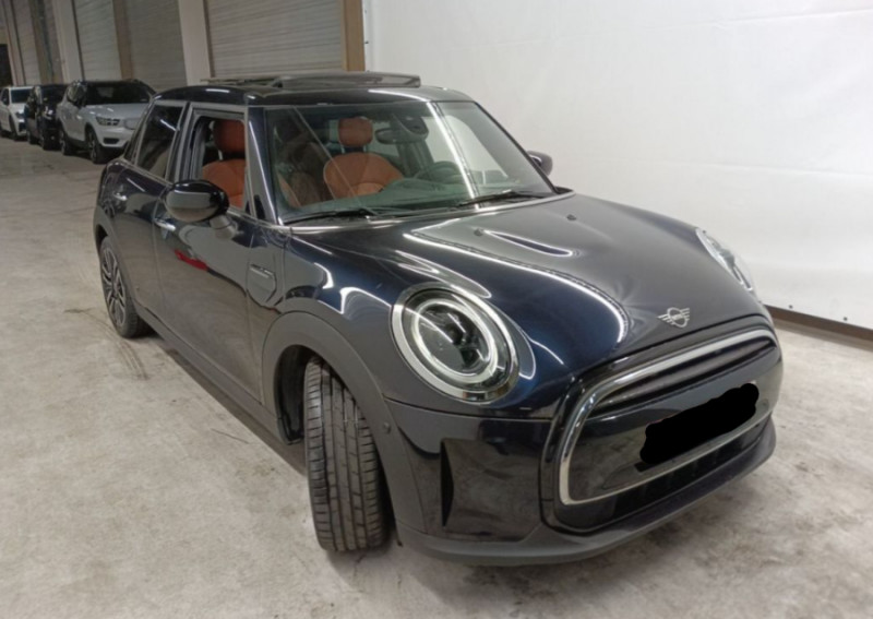 Photo 2 de l'offre de MINI MINI III (F56) NEW 1.5i 136 BVA7 COOPER 5P CUIR TOE Camera Key Less HUD Hifi... à 29900€ chez Mérignac auto