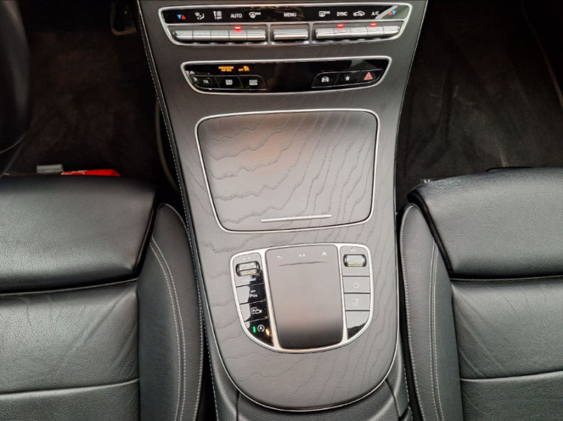 Photo 13 de l'offre de MERCEDES-BENZ CLASSE E SW IV 200 D 160 9G-Tronic CUIR Camera Hayon EL. Attel. à 31950€ chez Mérignac auto