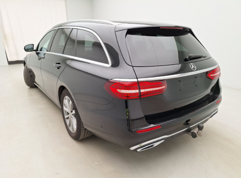 Photo 9 de l'offre de MERCEDES-BENZ CLASSE E SW IV 200 D 160 9G-Tronic CUIR Camera Hayon EL. Attel. à 31950€ chez Mérignac auto