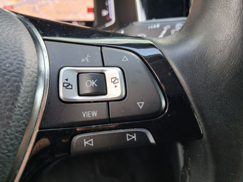 Photo 19 de l'offre de VOLKSWAGEN POLO VI 1.0 TSI 95 BVM5 CARAT EXCLUSIVE Camera JA17 Key Less SC à 15950€ chez Mérignac auto