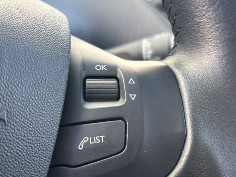 Photo 29 de l'offre de PEUGEOT 208 1.2 PureTech 82 SIGNATURE GPS Radar RER à 10690€ chez Mérignac auto