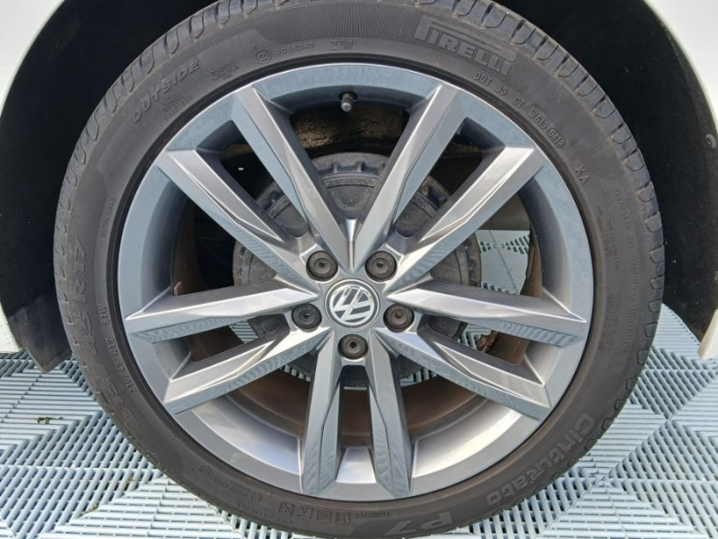 Photo 10 de l'offre de VOLKSWAGEN POLO VI 1.0 TSI 95 BVM5 CARAT EXCLUSIVE Camera JA17 Key Less SC à 15950€ chez Mérignac auto