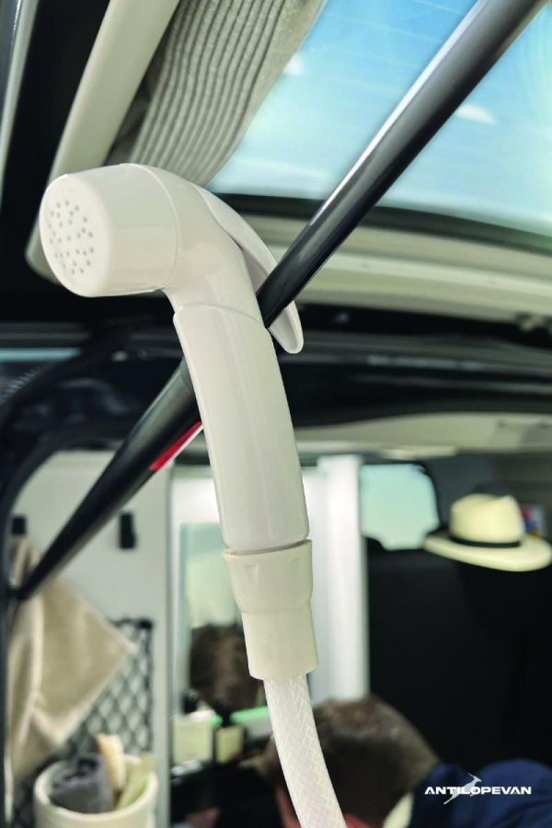 Photo 49 de l'offre de RENAULT TRAFIC VAN ANTILOPE VAN Aménagé FLEX 5 2.0 DCi 150 EAG9 L1 5PL Attel+Pte Vélo Tout Equipé à 64450€ chez Mérignac auto