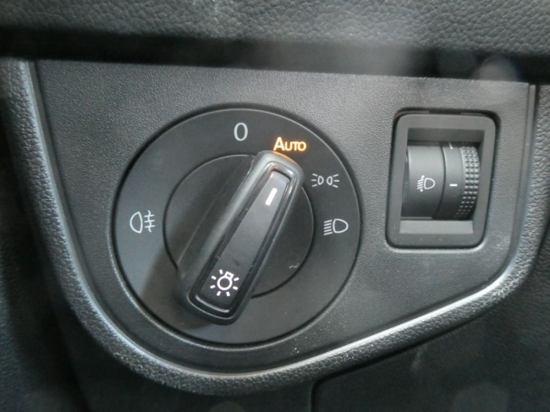 Photo 27 de l'offre de VOLKSWAGEN POLO VI 1.0 TSI 95 LIFE CarPlay Camera Radars JA à 18970€ chez Mérignac auto