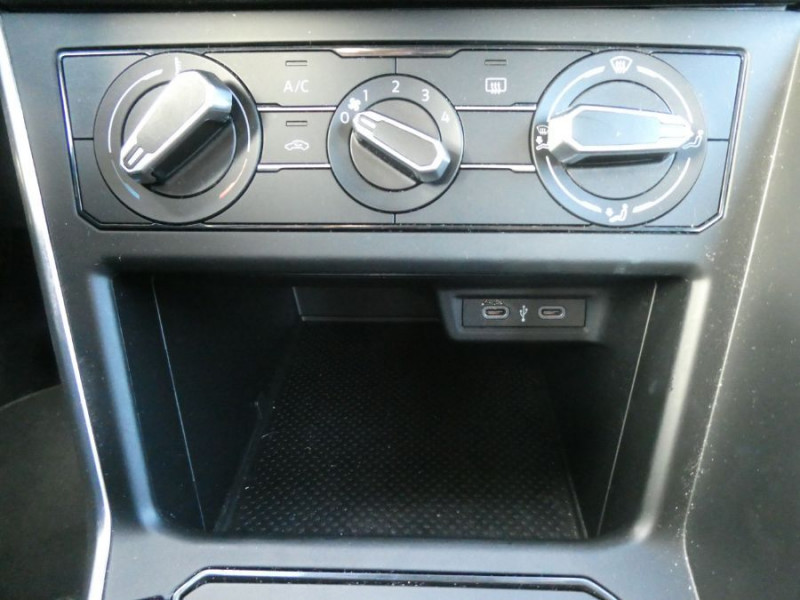 Photo 25 de l'offre de VOLKSWAGEN POLO VI 1.0 TSI 95 LIFE CarPlay Camera Radars JA à 18970€ chez Mérignac auto