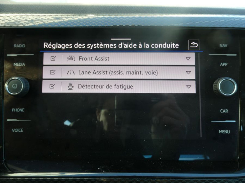 Photo 21 de l'offre de VOLKSWAGEN POLO VI 1.0 TSI 95 LIFE CarPlay Camera Radars JA à 18970€ chez Mérignac auto