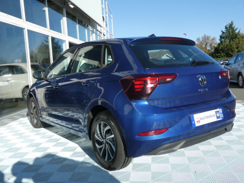 Photo 10 de l'offre de VOLKSWAGEN POLO VI 1.0 TSI 95 LIFE CarPlay Camera Radars JA à 18970€ chez Mérignac auto