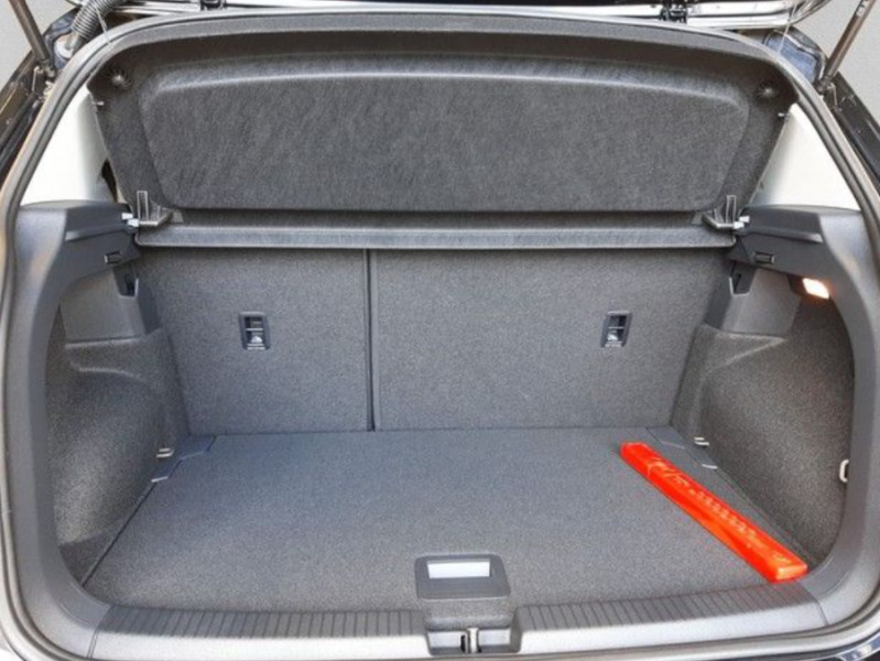 Photo 10 de l'offre de VOLKSWAGEN T-CROSS 1.0 TSI 116 DSG7 PACK JA17 08/25 Key Less Camera Radars RER Privacy Glass à 27450€ chez Mérignac auto