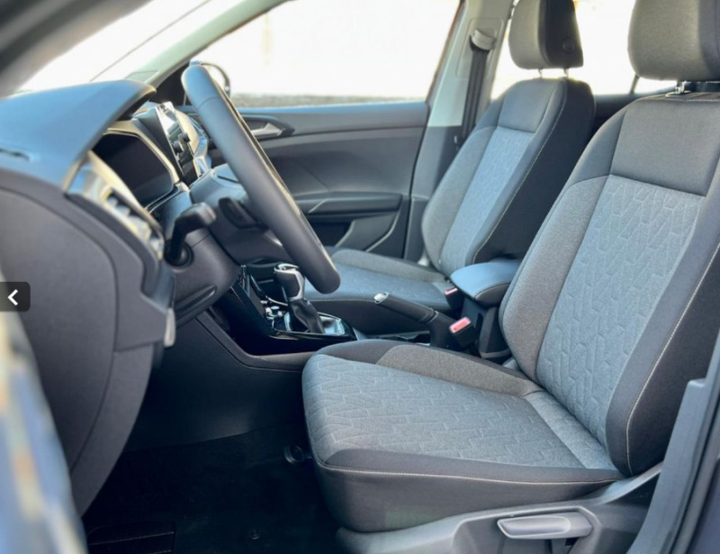 Photo 5 de l'offre de VOLKSWAGEN T-CROSS 1.0 TSI 116 DSG7 PACK JA17 08/25 Key Less Camera Radars RER Privacy Glass à 27450€ chez Mérignac auto
