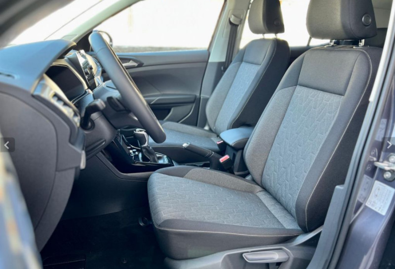 Photo 5 de l'offre de VOLKSWAGEN T-CROSS 1.0 TSI 116 DSG7 PACK JA17 08/25 Key Less Camera Radars RER Privacy Glass à 27450€ chez Mérignac auto