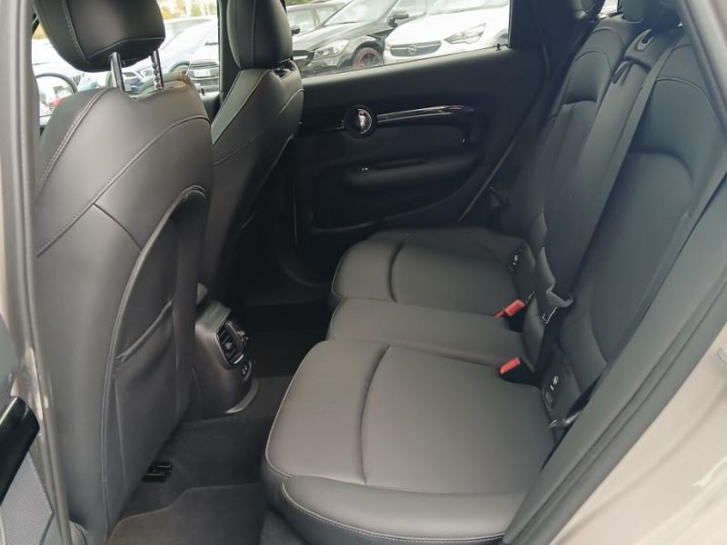 Photo 37 de l'offre de MINI CLUBMAN III 1.5 136 BVA COOPER KnightsBridge TOE GPS LED CarPlay Camera JA18 HUD SC à 26950€ chez Mérignac auto