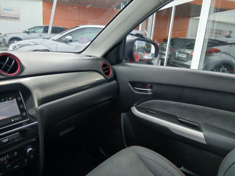 Photo 33 de l'offre de SUZUKI VITARA 1.4 BoosterJet 140 BVA6 S ALLGRIP 4WD GPS Camera Key Less Attel. à 17450€ chez Mérignac auto